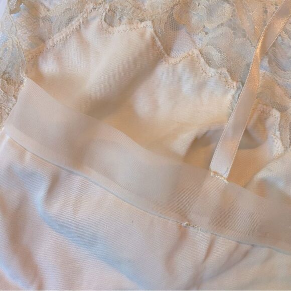 URBAN OUTFITTERS URBAN RENEWAL front ZIP BUSTIER bralette crop top lingerie- M - Picture 7 of 8